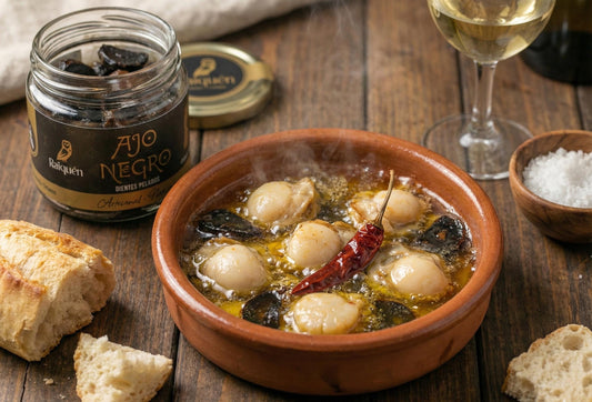 4. Ostiones al Pil Pil de Ajo Negro